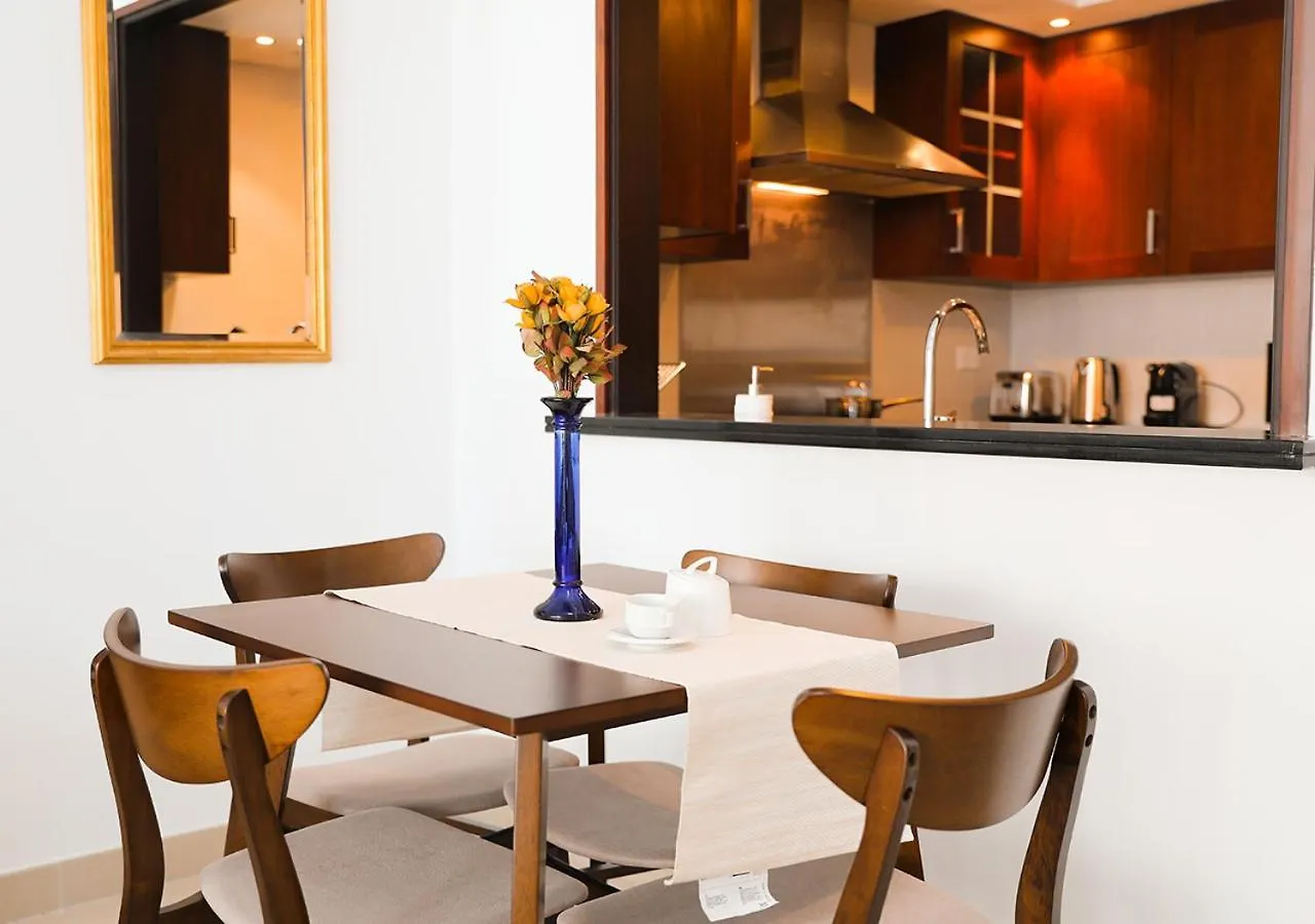 Nasma Luxury Stays - Fancy Apartment With Balcony Near Burj Khalifa Dubai