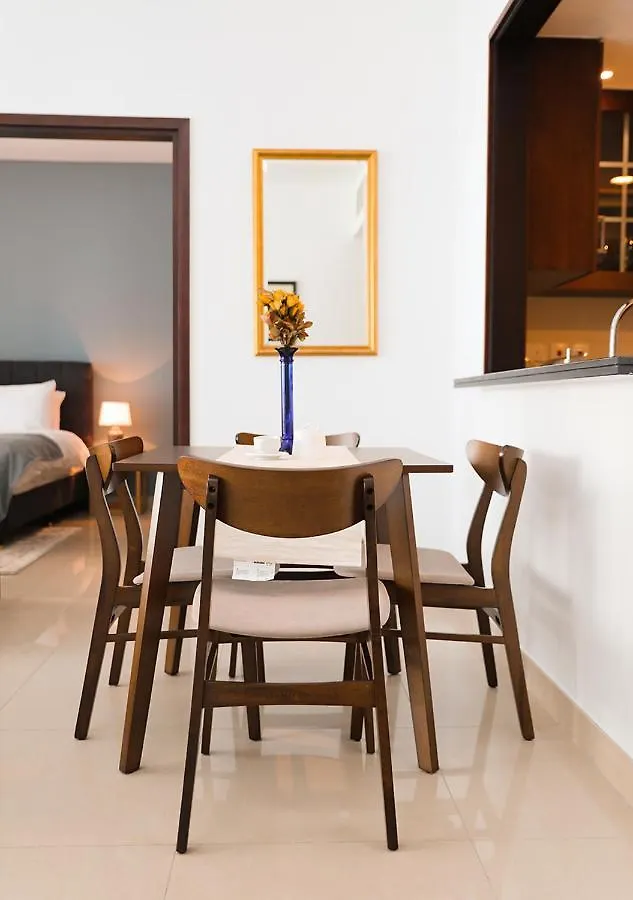 Nasma Luxury Stays - Fancy Apartment With Balcony Near Burj Khalifa Dubai