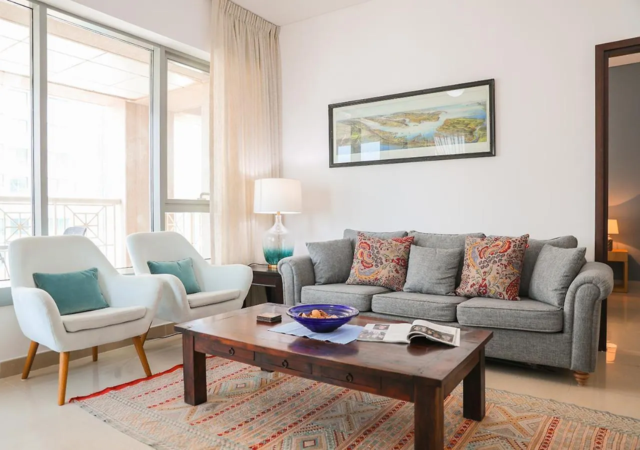 Nasma Luxury Stays - Fancy Apartment With Balcony Near Burj Khalifa Dubai