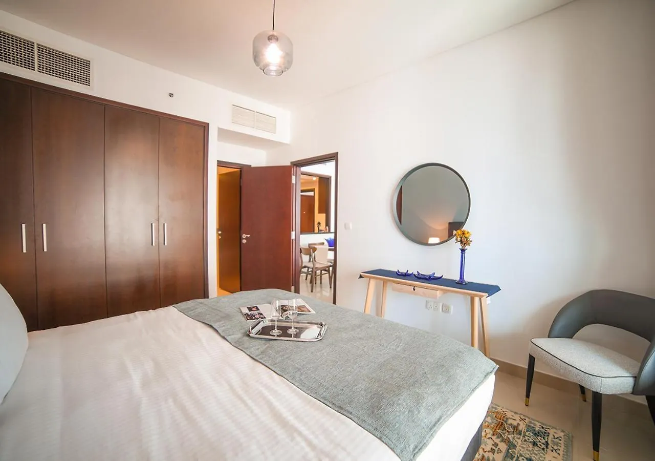 Nasma Luxury Stays - Fancy Apartment With Balcony Near Burj Khalifa Dubai
