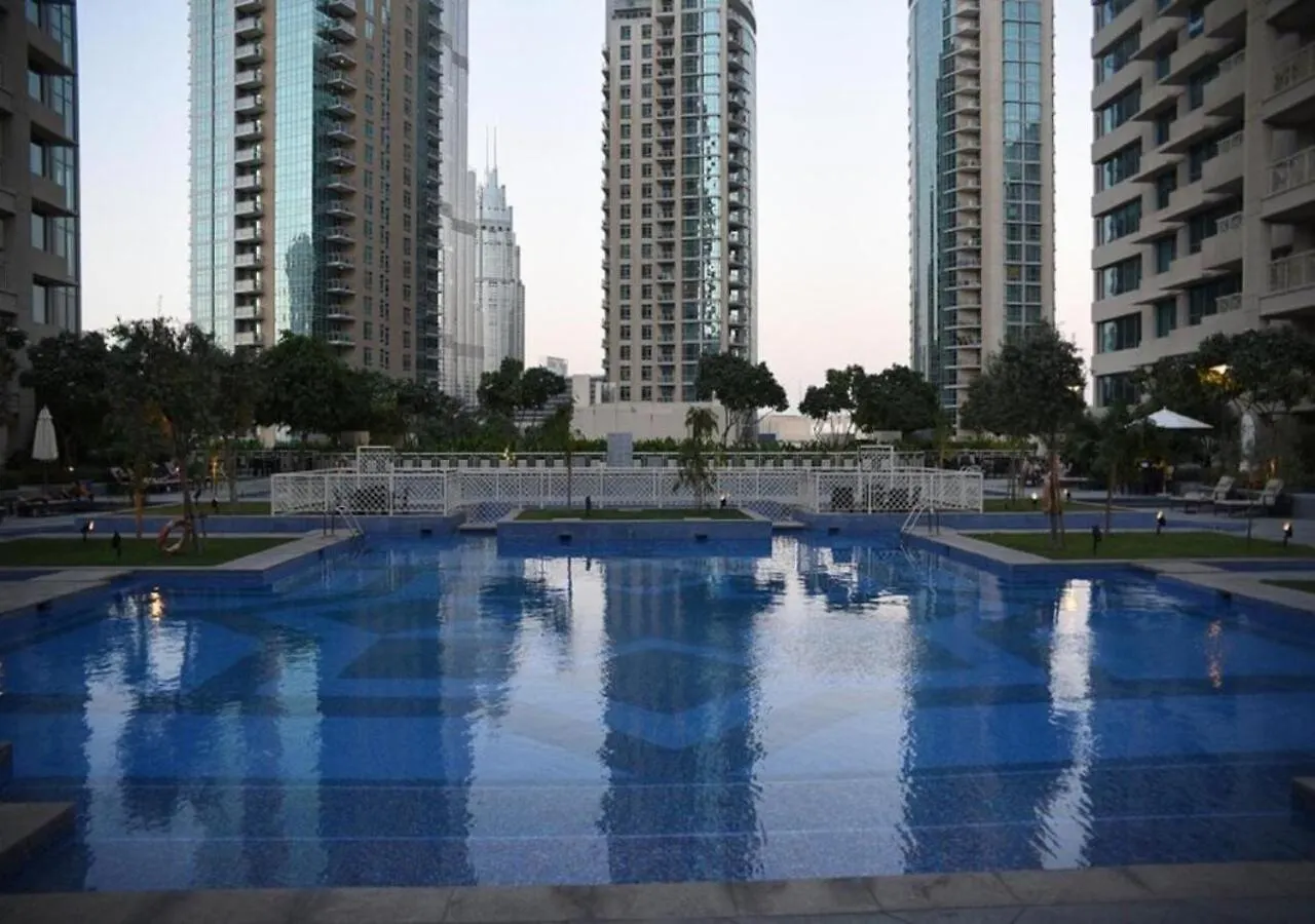 Nasma Luxury Stays - Fancy Apartment With Balcony Near Burj Khalifa Dubai